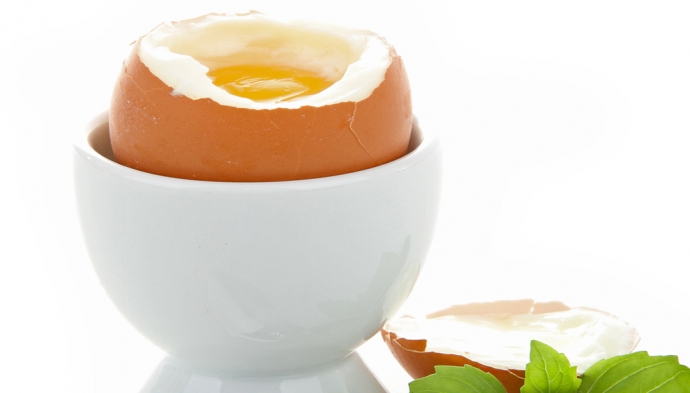 Quanto deve cuocere l'uovo alla coque?